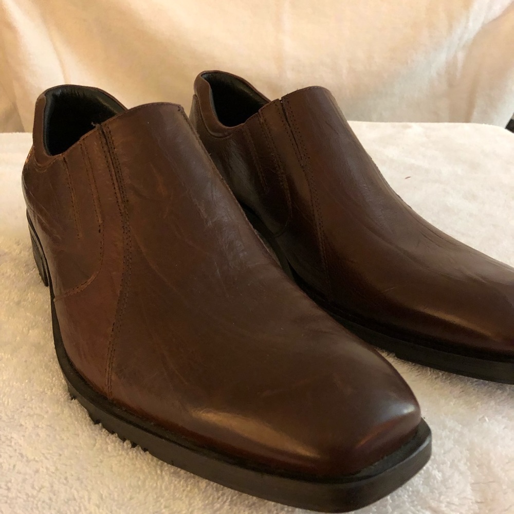 NWT DKNY Designer Men’s Shoes, Size 10.5 (U.S.) - Picture 3 of 8